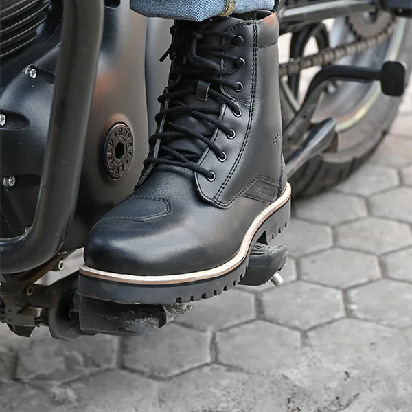 BOOTS