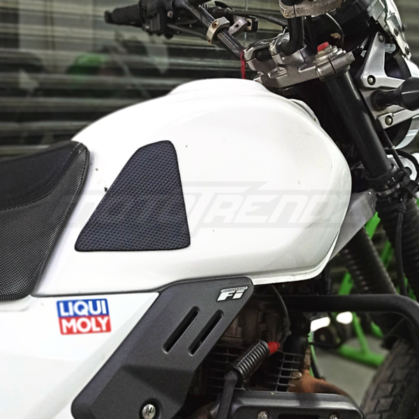 MOTOTRENDZ TRACTION PADS HERO XPLUS200/200T (SIDES)